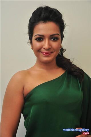 Catherine Tresa Hot Stills in kalakalappu 2 Movie - World Cinema Gallery
