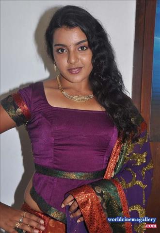 Divya Nagesh Hot stills