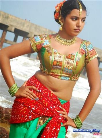 Divya Nagesh Hot stills
