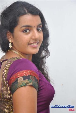 Divya Nagesh latest stills