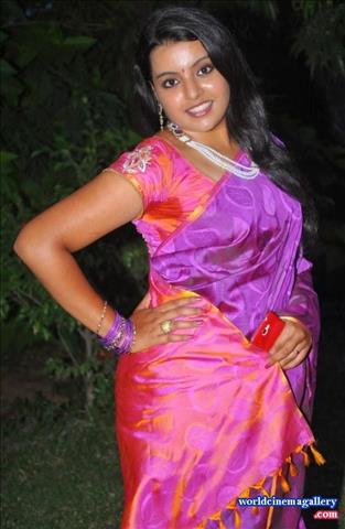 Divya Nagesh latest stills