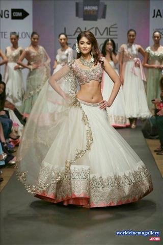 ileana Dcruz At Lakme Fashion Week Summer Resort 2014