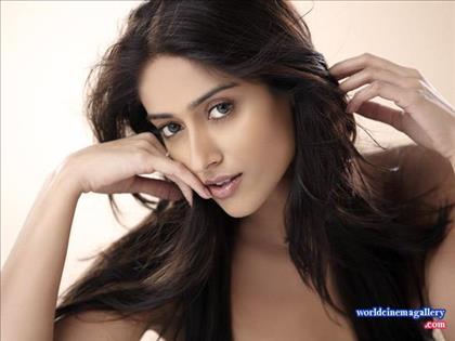 Ileana D'cruz Hot Bikini Stills