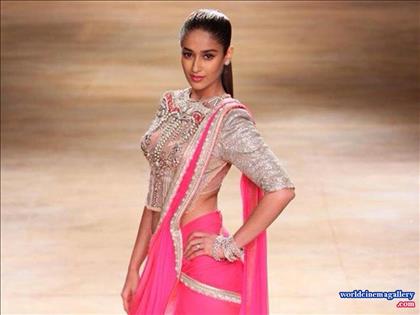 Ileana D'cruz Hot Bikini Stills