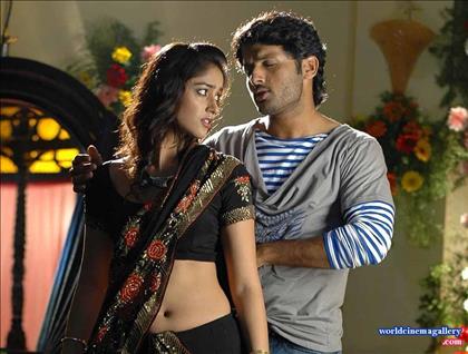 Ileana D'cruz Hot Black Saree Stills in Rechipo Movie