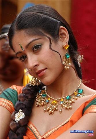 ileana d'cruz Orange Dress Stills in Munna movie