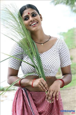 Iniya Hot Stills in Naga Bandham Malayalam Movie