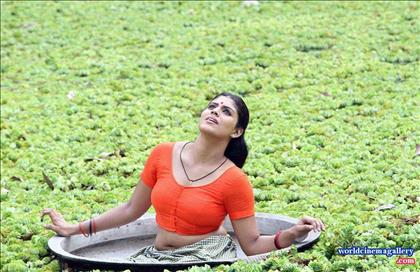 Iniya Hot Stills in Naga Bandham Malayalam Movie