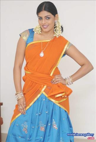 Iniya Latest Sexy Photoshoot