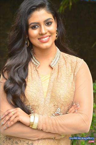 Iniya Latest Sexy Photoshoot