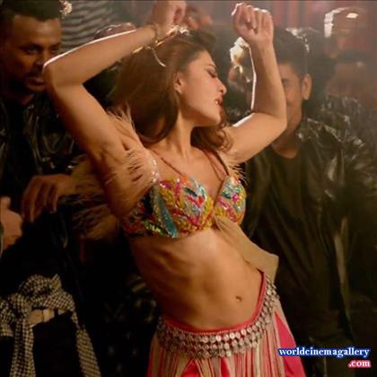 Jacqueline Fernandez Stills from Baaghi 2 song Ek Do Teen
