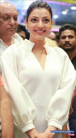 Kajal Aggarwal Launches Samsung Galaxy S9 at Poorvika Mobiles Chennai