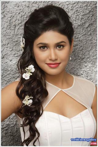 Manisha Yadav Sexy Photoshoot - World Cinema Gallery