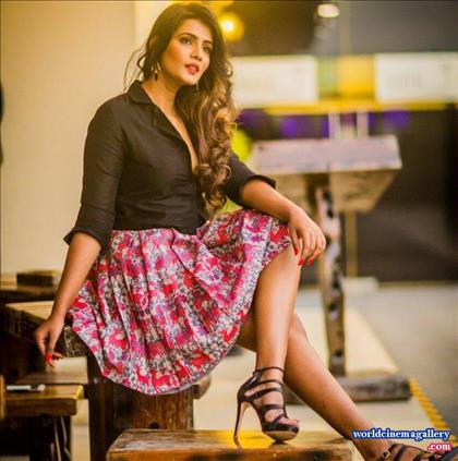 Meera Mitun from Thana Serntha kootam Stills