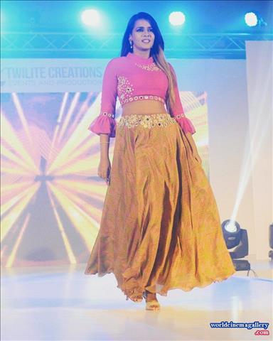 Meera Mitun from Thana Serntha kootam Stills