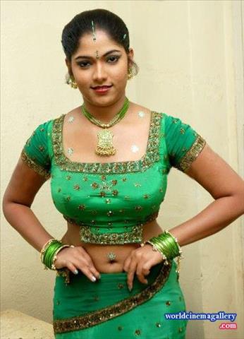 Muktha Banu Hot Saree Stills