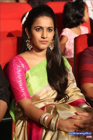Niharika Stills at Oka Manasu Movie