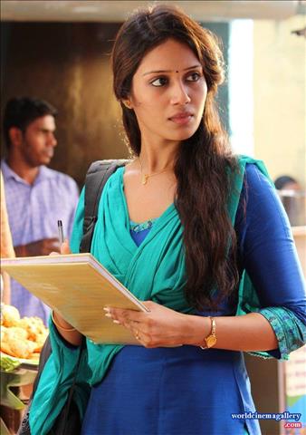 Nivetha Pethuraj Stills in Podhuvaga En Manasu Thangam Movie