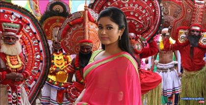 Poonam Bajwa Hot Saree Stills