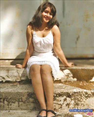 Poonam Bajwa Latest Stills - World Cinema Gallery