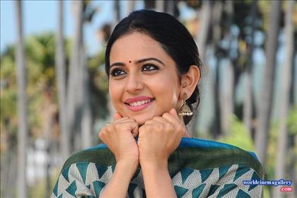 Rakul Preet Singh in Rarandoi Veduka Chuddam Movie Stills - World Cinema Gallery
