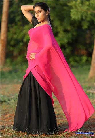 Rashmi Gautam Stills in Guntur Talkies Movie