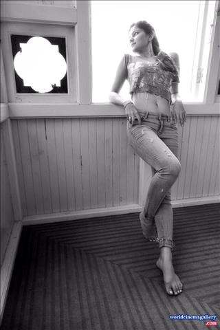 Rubina Dilaik Hot Stills