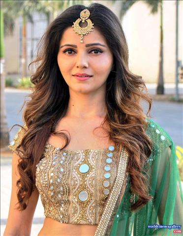Rubina Dilaik Hot Stills