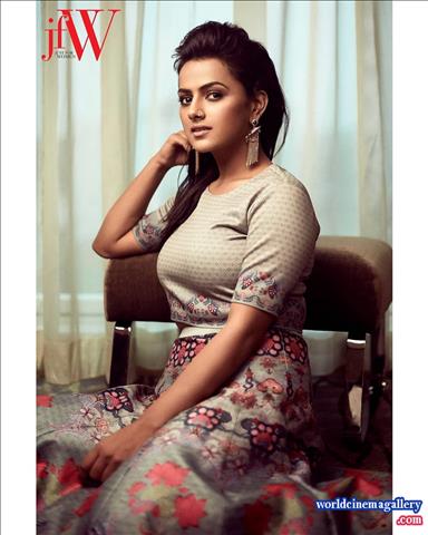 Shraddha Srinath Hot Stills