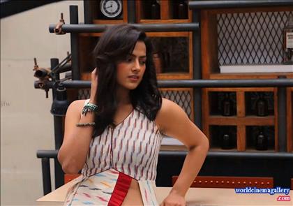 Shraddha Srinath Hot Stills