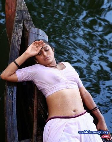 Vinutha Lal Hot Stills in Parankimala Movie