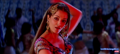 Aishwarya Rai in Kajra Re Item Songs from Bunty Aur Babli Movie