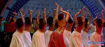Aishwarya Rai in Kajra Re Item Songs from Bunty Aur Babli Movie