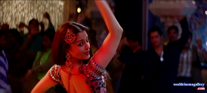 Aishwarya Rai in Kajra Re Item Songs from Bunty Aur Babli Movie