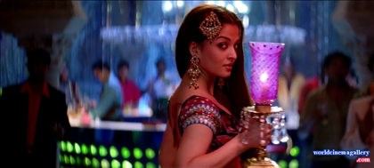 Aishwarya Rai in Kajra Re Item Songs from Bunty Aur Babli Movie