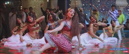 Aishwarya Rai in Kajra Re Item Songs from Bunty Aur Babli Movie