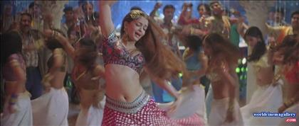 Aishwarya Rai in Kajra Re Item Songs from Bunty Aur Babli Movie