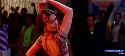 Aishwarya Rai in Kajra Re Item Songs from Bunty Aur Babli Movie