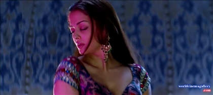 Aishwarya Rai in Kajra Re Item Songs from Bunty Aur Babli Movie