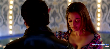 Aishwarya Rai in Kajra Re Item Songs from Bunty Aur Babli Movie