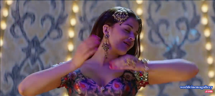 Aishwarya Rai in Kajra Re Item Songs from Bunty Aur Babli Movie