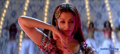 Aishwarya Rai in Kajra Re Item Songs from Bunty Aur Babli Movie