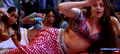 Aishwarya Rai in Kajra Re Item Songs from Bunty Aur Babli Movie