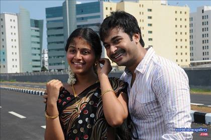 Anjali Stills At Sathi Leelavathi Movie - World Cinema Gallery