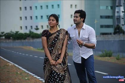 Anjali Stills At Sathi Leelavathi Movie - World Cinema Gallery