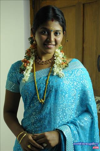 Anjali Stills At Sathi Leelavathi Movie - World Cinema Gallery