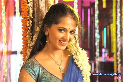 Anushka Yellow Saree in Jeevana Vedam