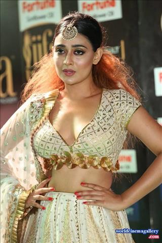 Apoorva Stills At IIFA Utsavam Awards 2017