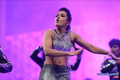 Catherine Tresa Hot Dance Performance At Filmfare Awards 2016
