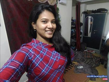 Dhivya Dhuraisamy TV anchor